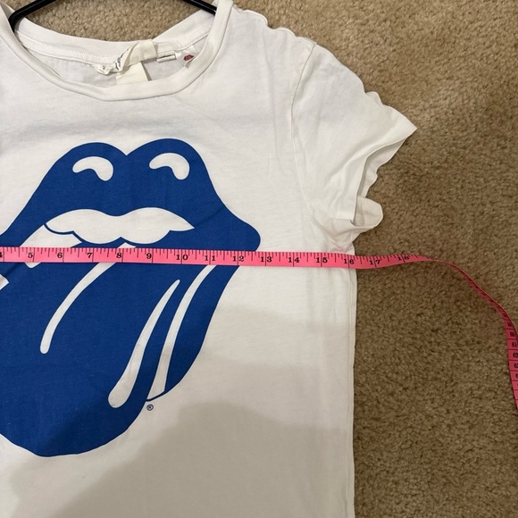 H&M White Tee with Blue Graphic - Picture 5 of 7